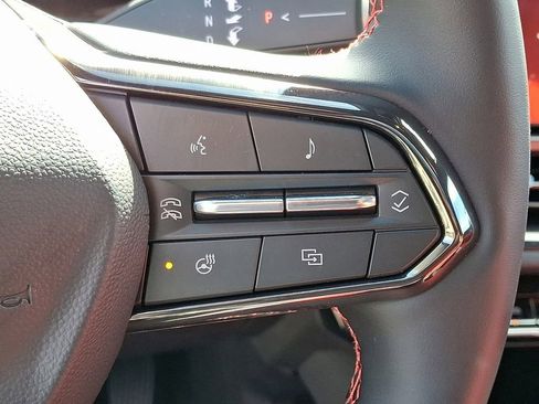 Used 2025 Chevrolet Equinox EV RS image 23