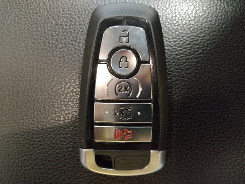 Used 2020 Ford Fusion SEL FWD image 32