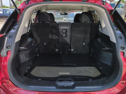 Used 2017 Nissan Rogue SV FWD image 13