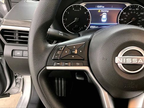 Used 2023 Nissan Altima 2.5 SV AWD/4WD image 11