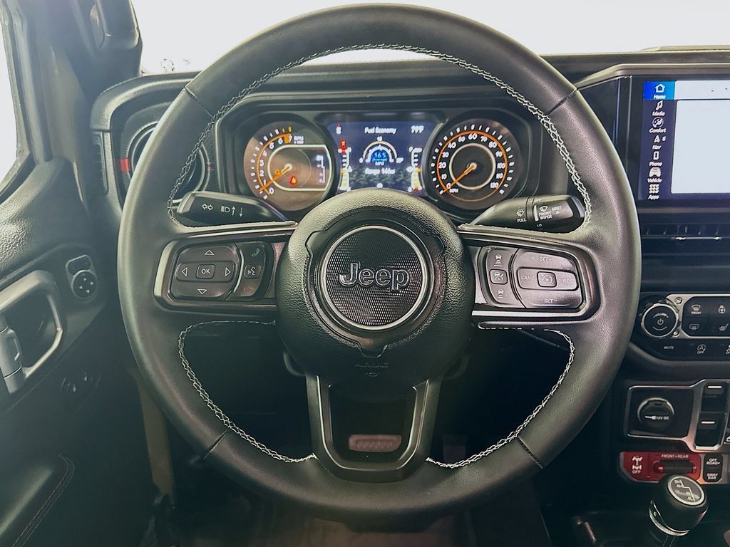 Used 2025 Jeep Gladiator Rubicon w/ Convenience Group AWD/4WD image 18