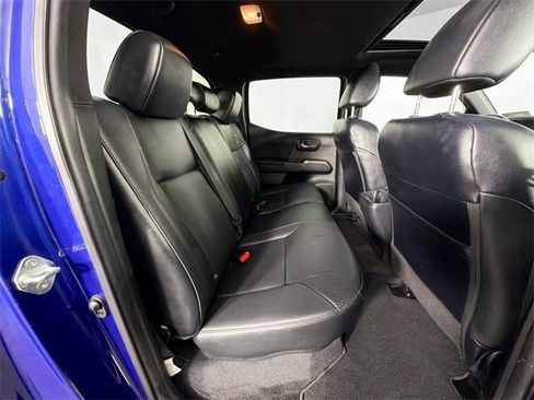 Used 2022 Toyota Tacoma TRD Off-Road image 27