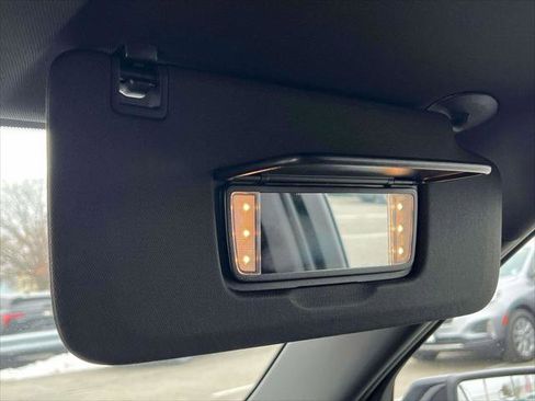 Used 2022 Chevrolet Traverse LT image 27