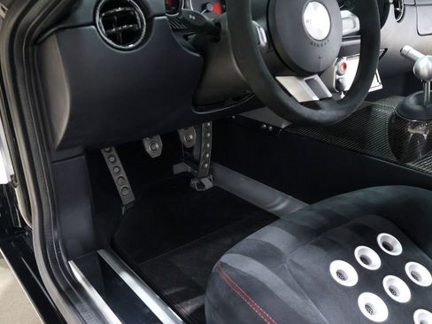 Used 2006 Ford GT RWD image 45