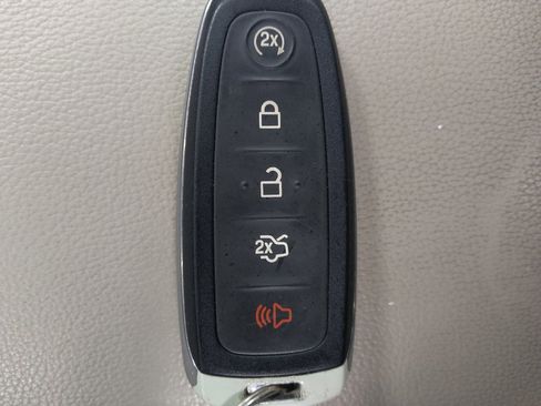 Used 2017 Ford Escape Titanium FWD image 32