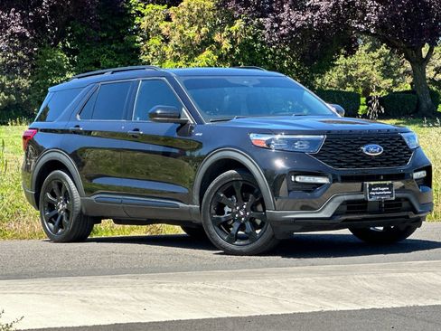 Used 2023 Ford Explorer ST-Line w/ Class IV Trailer Tow Package AWD/4WD image 1