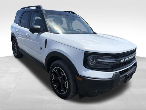 Used 2025 Ford Bronco Sport Outer Banks w/ Outer Banks Tech Package+ AWD/4WD image 14