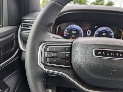 Used 2022 Jeep Wagoneer Series I AWD/4WD image 26