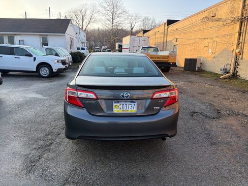 Used 2012 Toyota Camry LE image 18