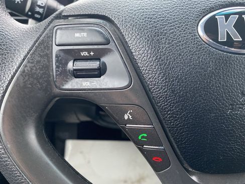 Used 2017 Kia Forte LX image 22