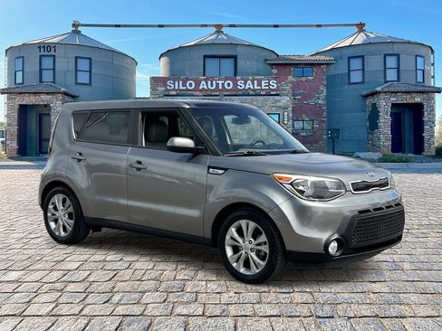 Used 2016 Kia Soul + w/ Primo Package FWD image 7