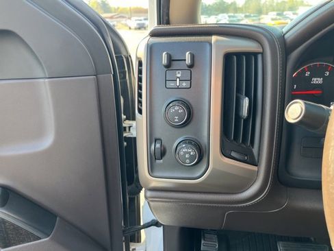 Used 2015 GMC Sierra 2500 Denali w/ Duramax Plus Package image 29