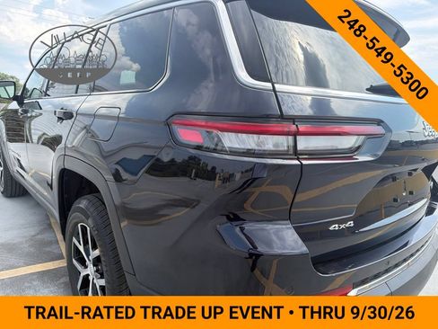 Used 2023 Jeep Grand Cherokee L Limited AWD/4WD image 3