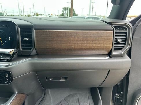 Used 2023 Chevrolet Silverado 1500 High Country w/ Z71 Off-Road Package image 32