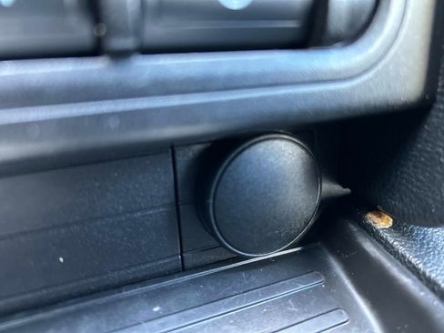 Used 2017 Ford Mustang Coupe image 31