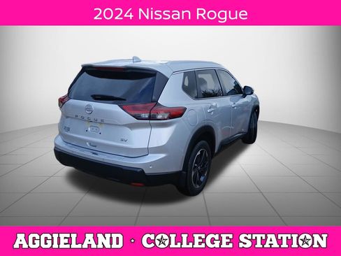 Used 2024 Nissan Rogue SV w/ SV Premium Package FWD image 2