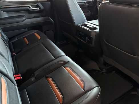 Certified 2023 GMC Sierra 1500 AT4 w/ AT4 Preferred Package AWD/4WD image 18