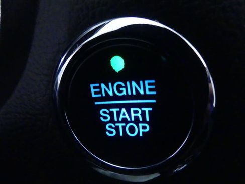 Used 2020 Ford Fusion SE FWD image 19