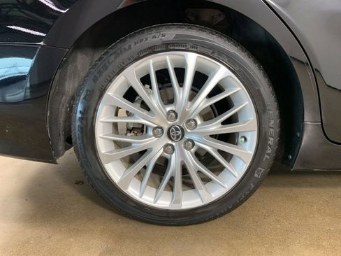Used 2020 Toyota Camry XLE FWD image 40