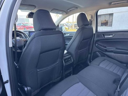 Used 2023 Ford Edge SE image 16