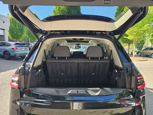Used 2025 BMW X7 xDrive40i AWD/4WD image 17