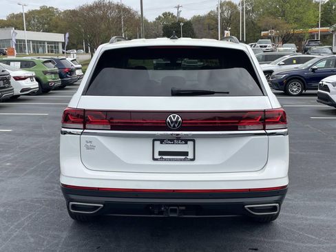 Certified 2024 Volkswagen Atlas SE image 6