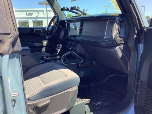 Used 2022 Ford Bronco Outer Banks w/ Sasquatch Package AWD/4WD image 37