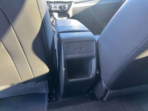 Used 2025 Chevrolet Trax LT image 24