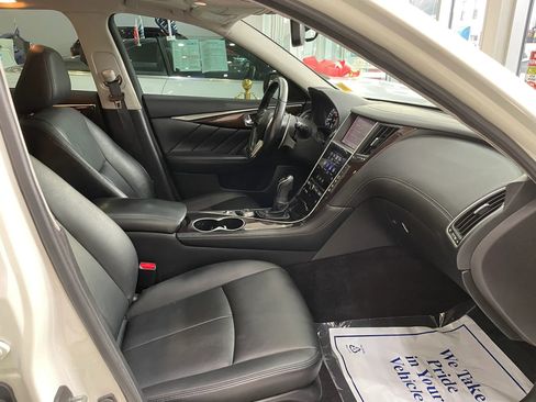 Used 2018 INFINITI Q50 Luxe w/ Essential Package (3.0T Luxe) image 25