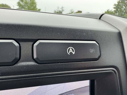 Used 2020 Ford Expedition XLT w/ Equipment Group 202A AWD/4WD image 39