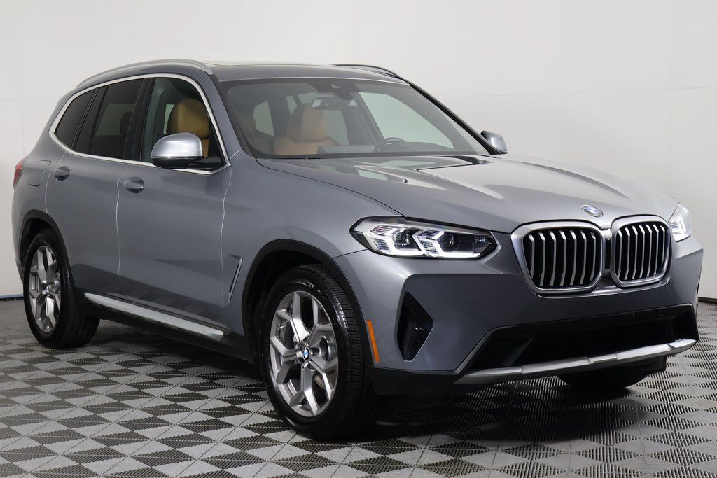 Used 2023 BMW X3 sDrive30i w/ Premium Package RWD image 3