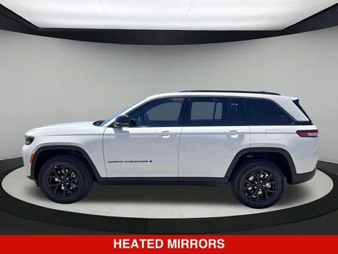New 2026 Jeep Grand Cherokee Altitude RWD image 3