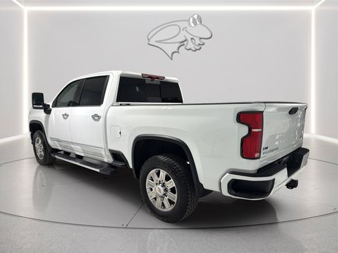 Used 2026 Chevrolet Silverado 2500 High Country w/ Technology Package AWD/4WD image 3