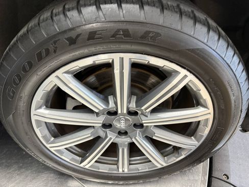 Used 2018 Audi Q7 3.0T Premium Plus AWD/4WD image 30