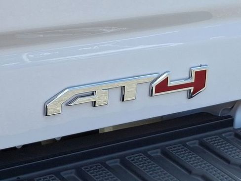 Used 2025 GMC Sierra 2500 AT4 image 34