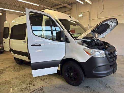 Used 2019 Mercedes-Benz Sprinter 2500 image 7