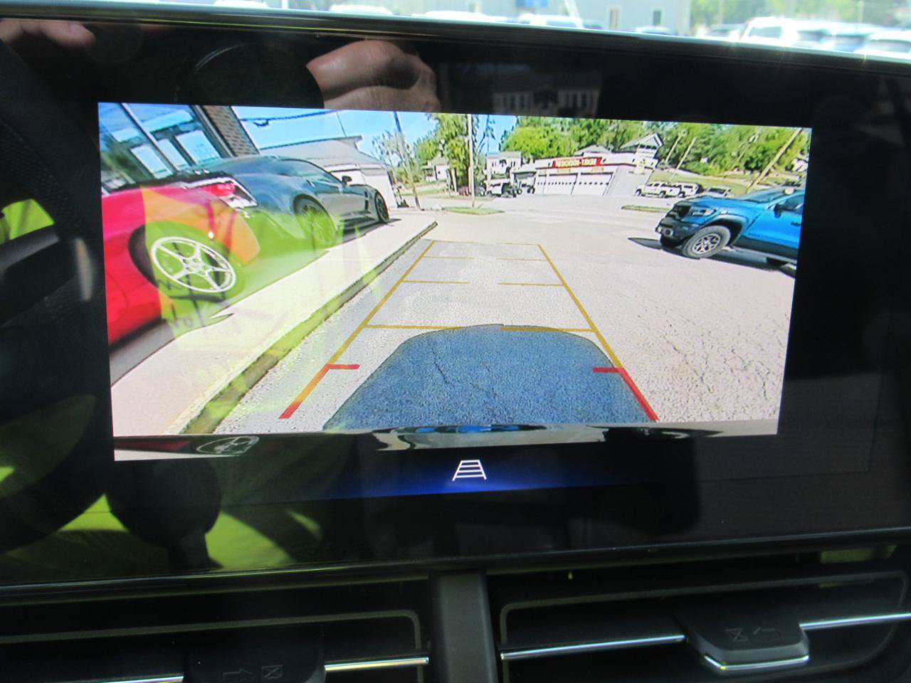 Used 2025 Chevrolet Trax LT FWD image 25