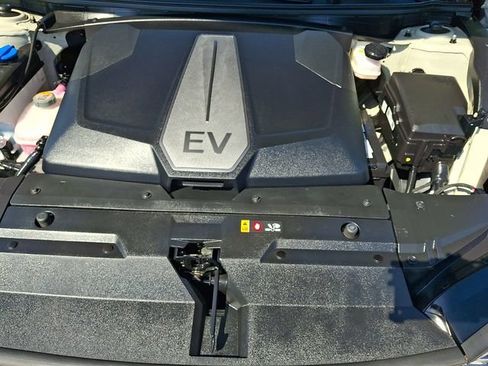 Used 2023 Kia EV6 Wind w/ Wind Technology Package RWD image 27