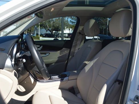 Used 2022 Mercedes-Benz GLC 300 GLC 300 image 5