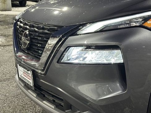 Used 2021 Nissan Rogue SV image 8