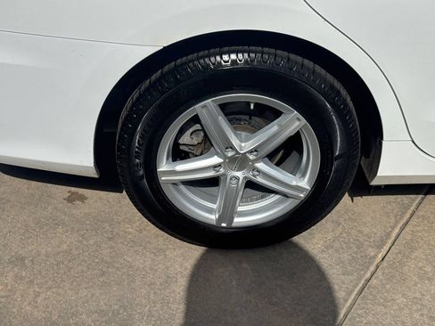 Used 2017 Toyota Camry LE FWD image 12