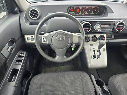 Used 2010 Scion xB FWD image 10