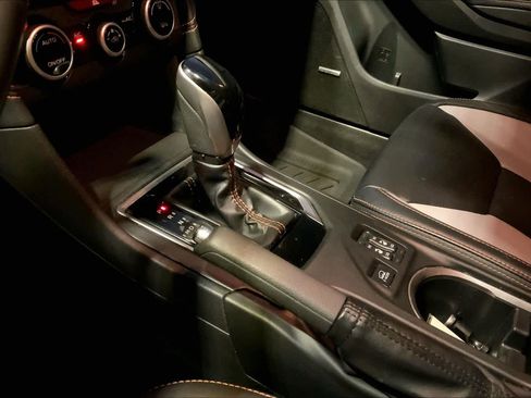 Used 2020 Subaru Crosstrek 2.0i Limited w/ Moonroof Package w/Navigation image 16