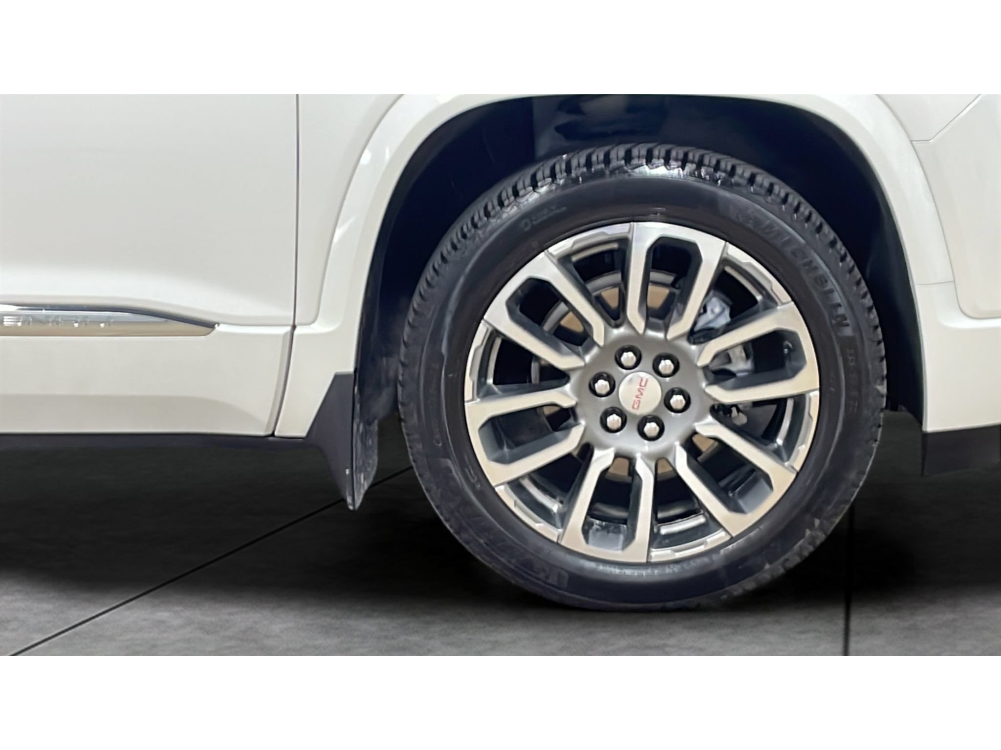 Used 2022 GMC Acadia Denali w/ Denali Ultimate Package AWD/4WD image 22