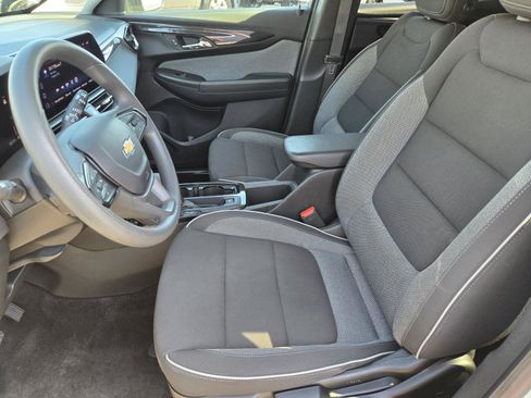 Used 2025 Chevrolet TrailBlazer LS w/ LS Convenience Package FWD image 22