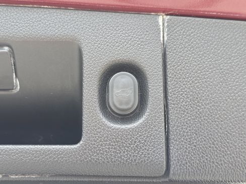 Used 2020 GMC Yukon XL Denali RWD image 13