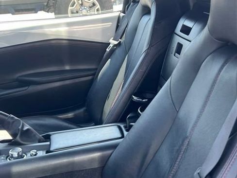 Used 2016 MAZDA MX-5 Miata Grand Touring RWD image 15