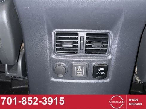 Certified 2019 Nissan Titan SL w/ Midnight Edition image 33