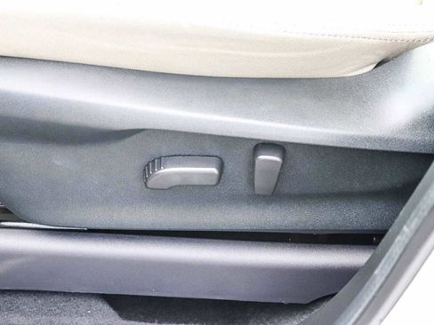 Used 2023 Subaru Ascent Premium w/ Convenience Package image 22