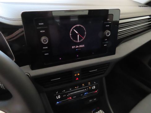 New 2025 Volkswagen Jetta SE image 18